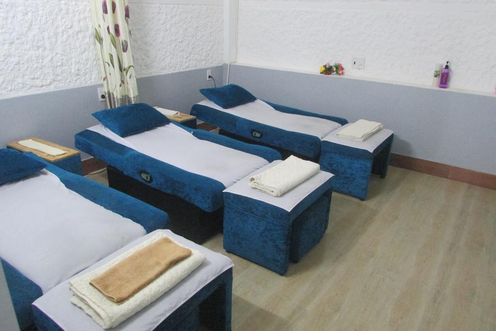 River Queen Guest House Ха Жианг Екстериор снимка